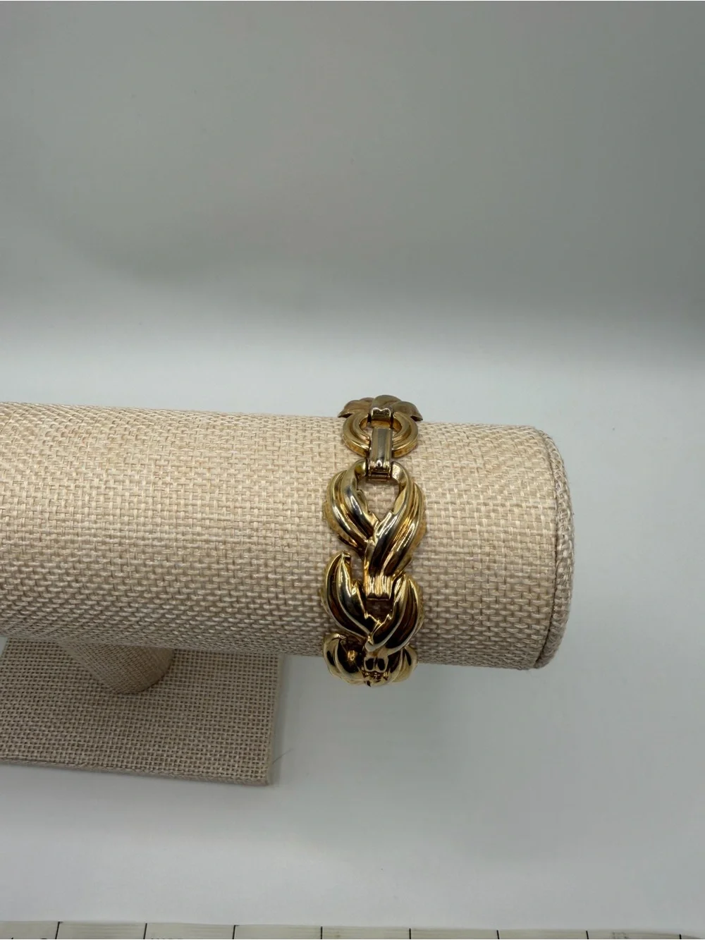 Vintage Gold Braided Link Bracelet With a Classic Polished Finish